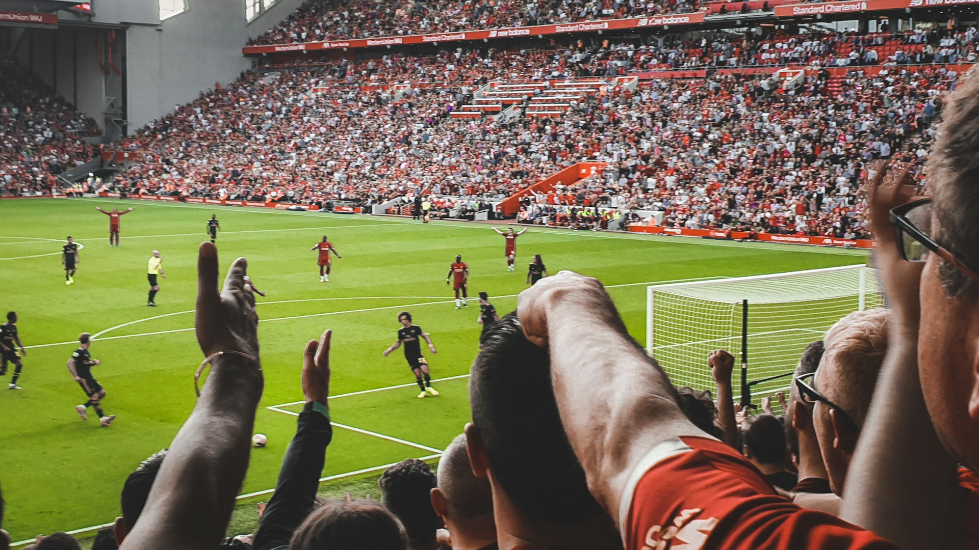 How Social Media Transforms Sports Branding: Strategies, Opportunities, and Challenges